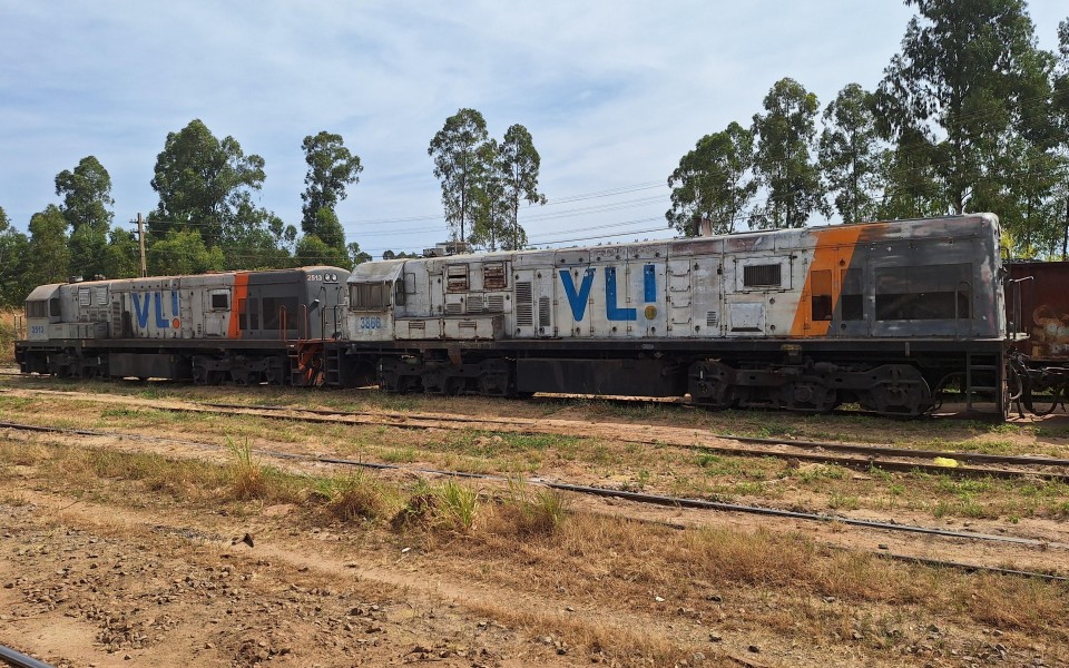 VLI · GE U20C 3866 em Goiandira · GO