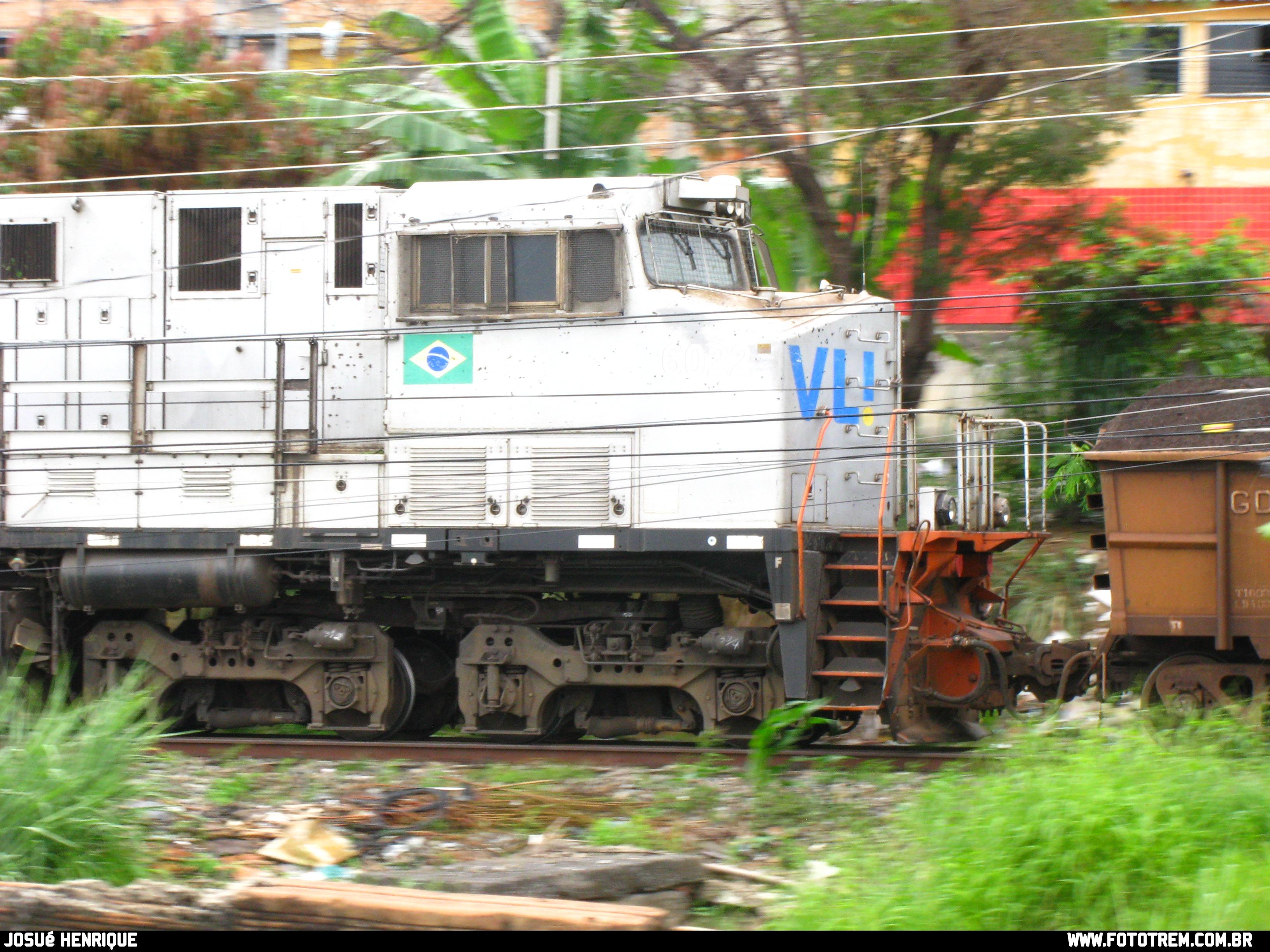 Foto Trem - VLI GE DASH 9-40BBW 6022 em Betim - MG