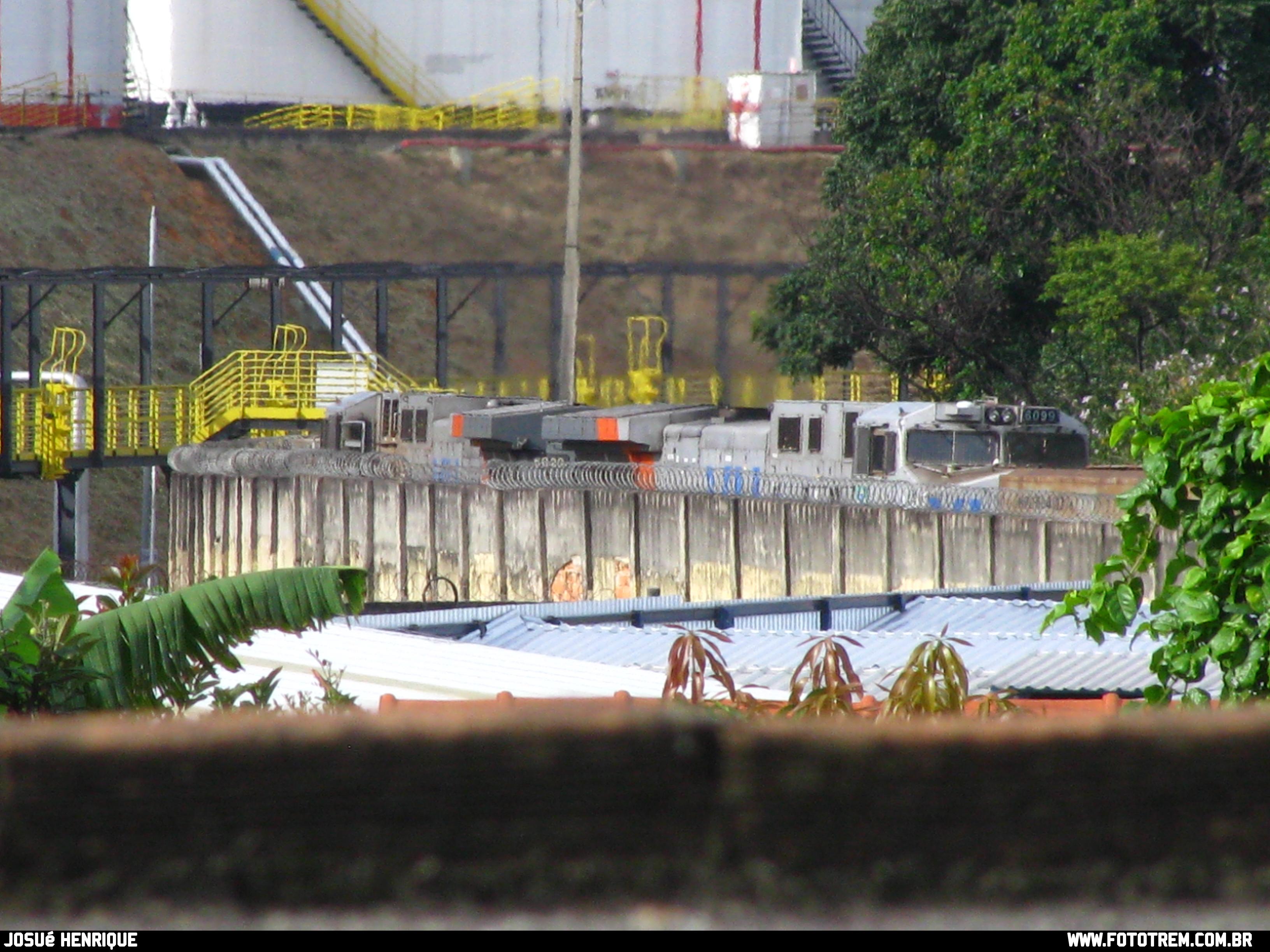 Foto Trem - VLI GE DASH 9-40BBW 6099,6020 em Betim - MG
