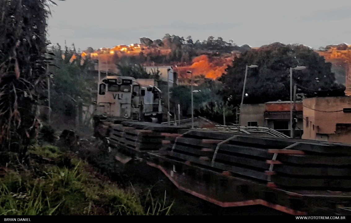 Foto Trem - VLI EMD SD40-2 BB 8136 em Betim - MG
