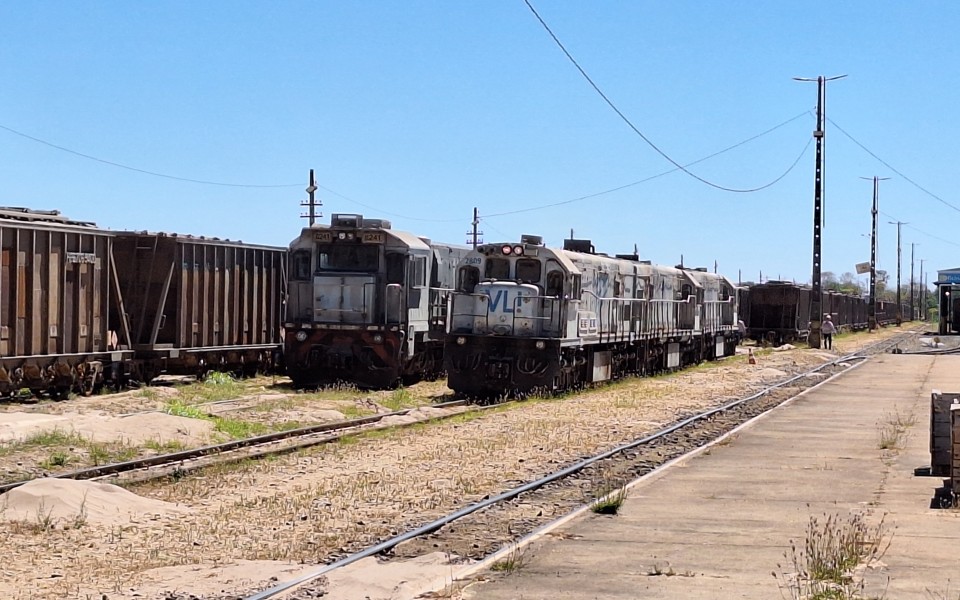 VLI GE U22C 2909 em Goiandira - GO