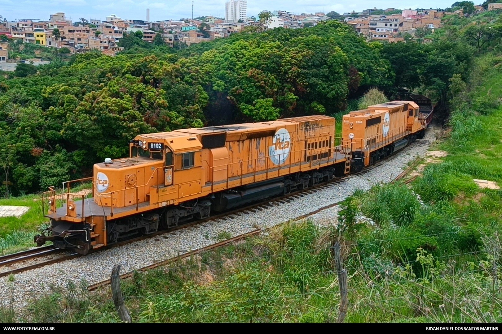 Foto Trem - FCA EMD SD40-2 BB 8102 em Betim - MG