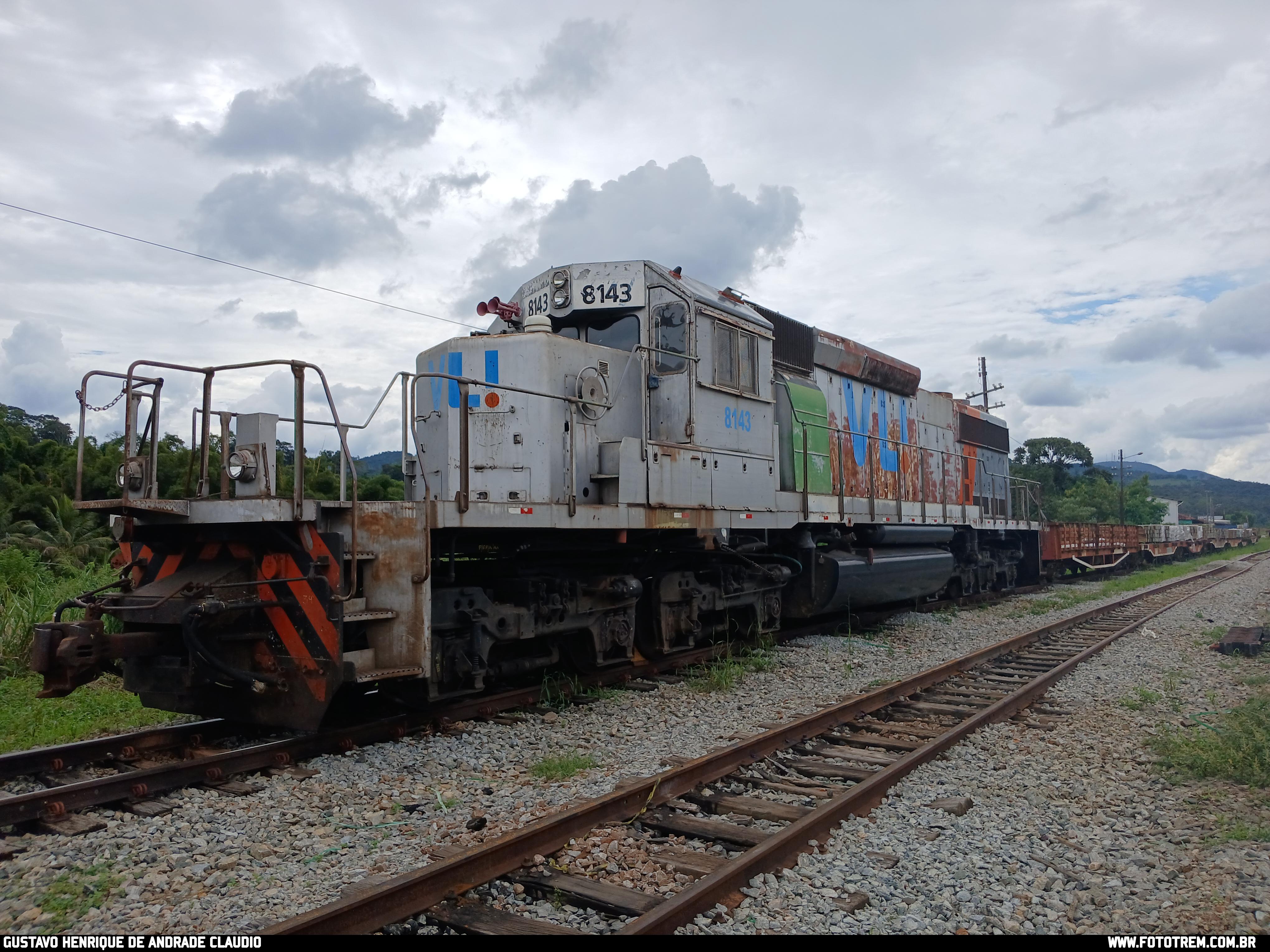 VLI EMD SD40-2 BB 8143 em Mateus Leme - MG