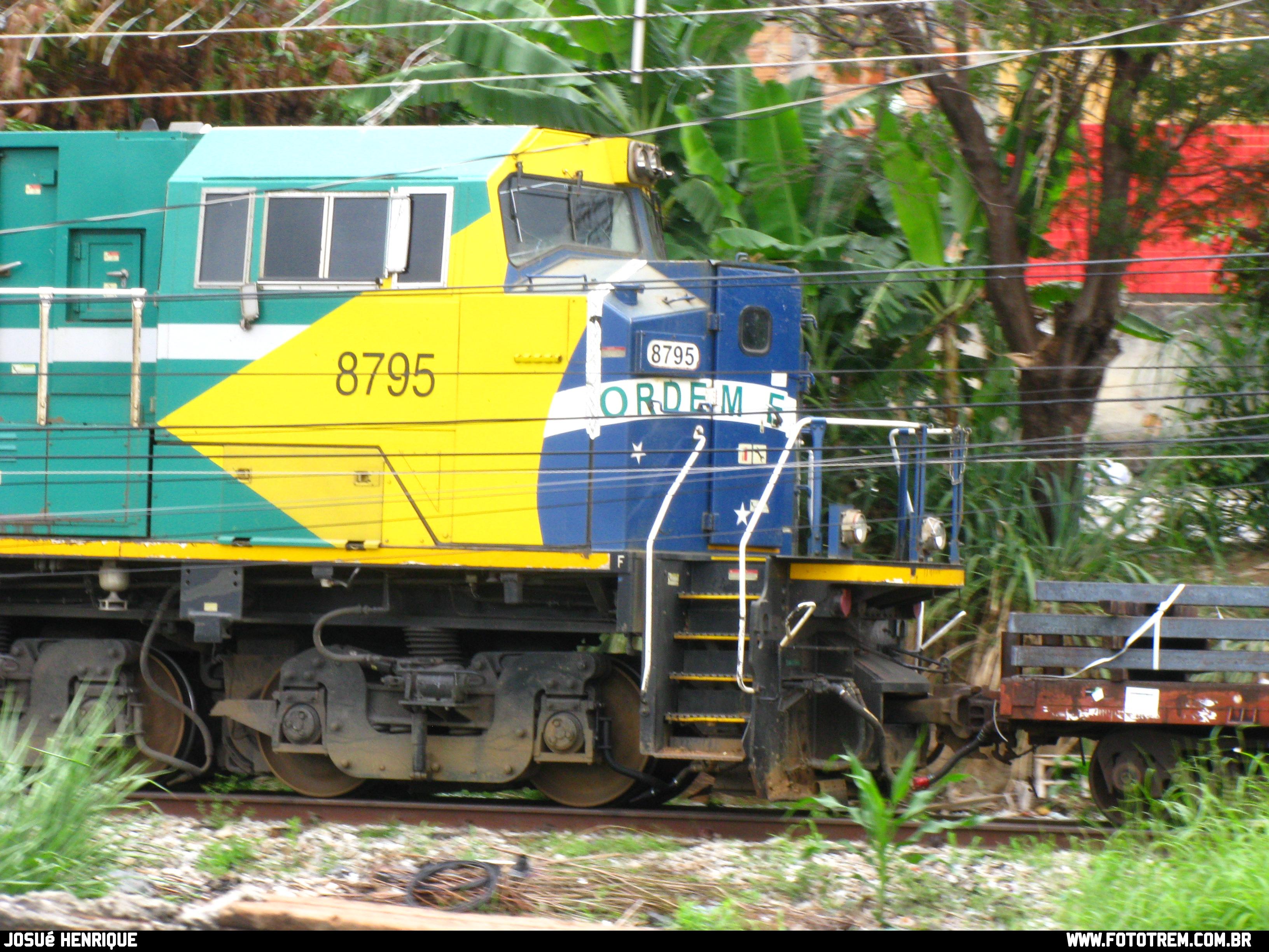 Foto Trem - VLI EMD SD70Ace-BB 8795 em Betim - MG