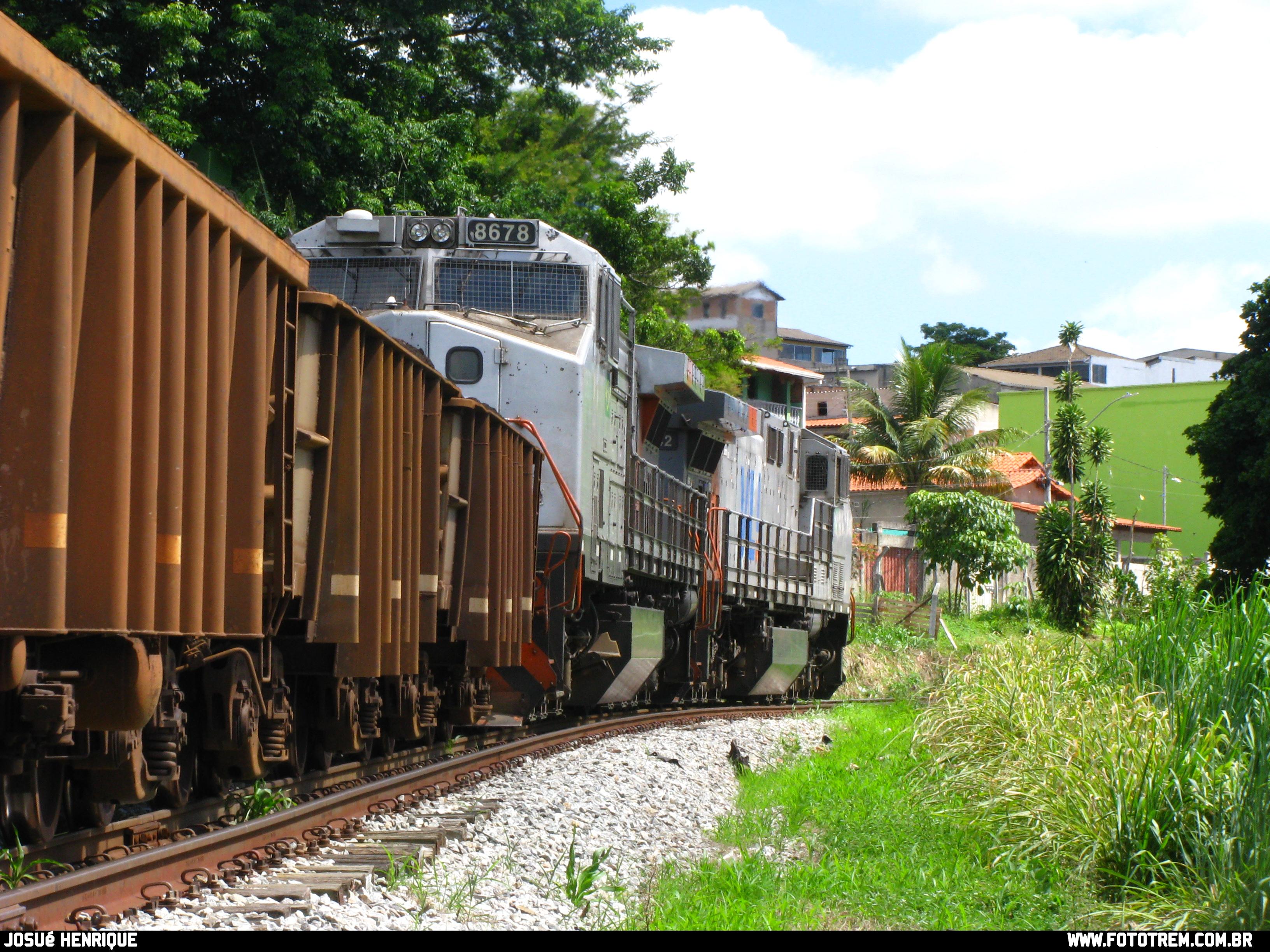 Foto Trem - VLI GE DASH 9-40BBW 8678,6042 em Betim - MG