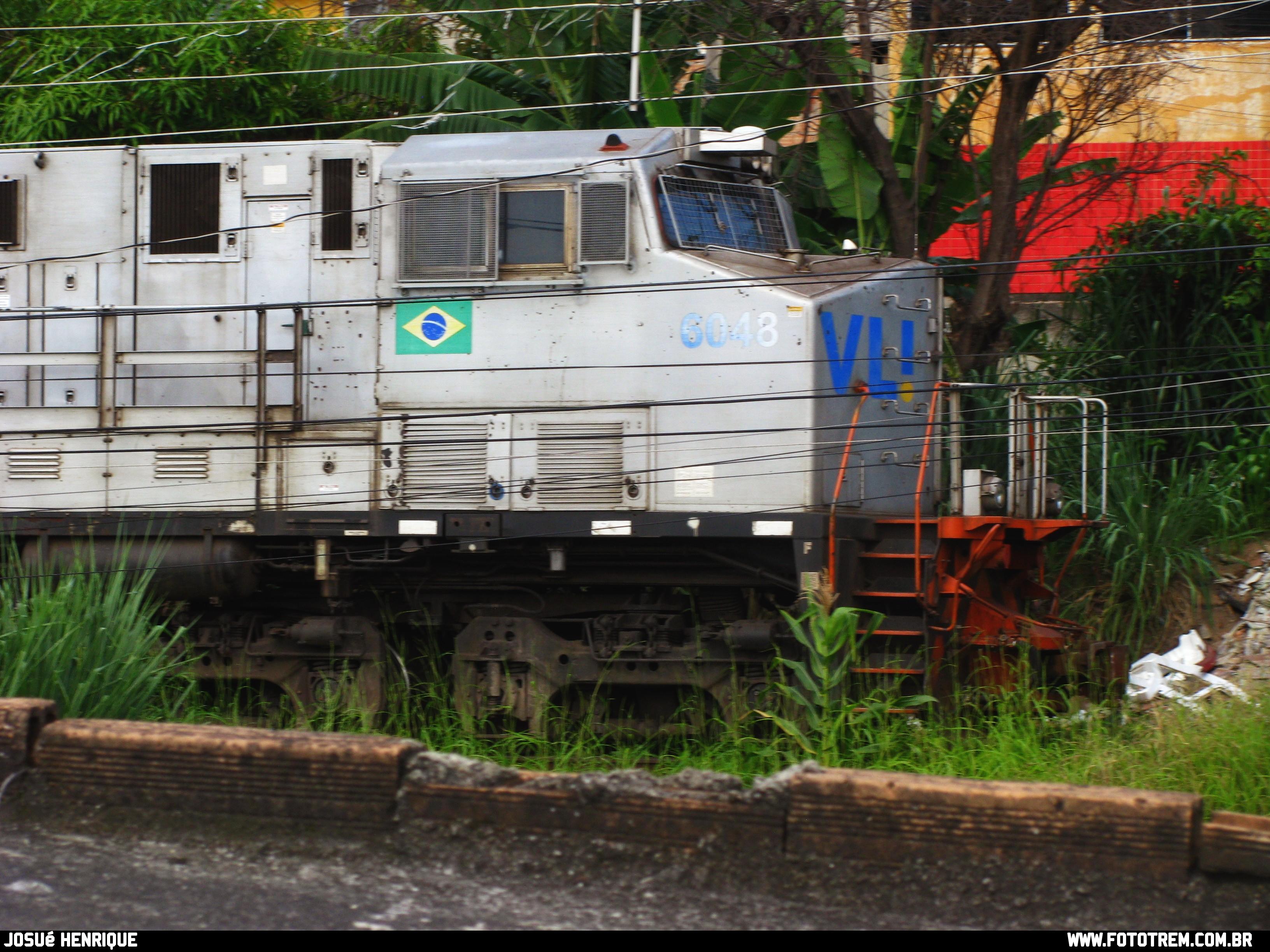 Foto Trem - VLI GE DASH 9-40BBW 6048 em Betim - MG