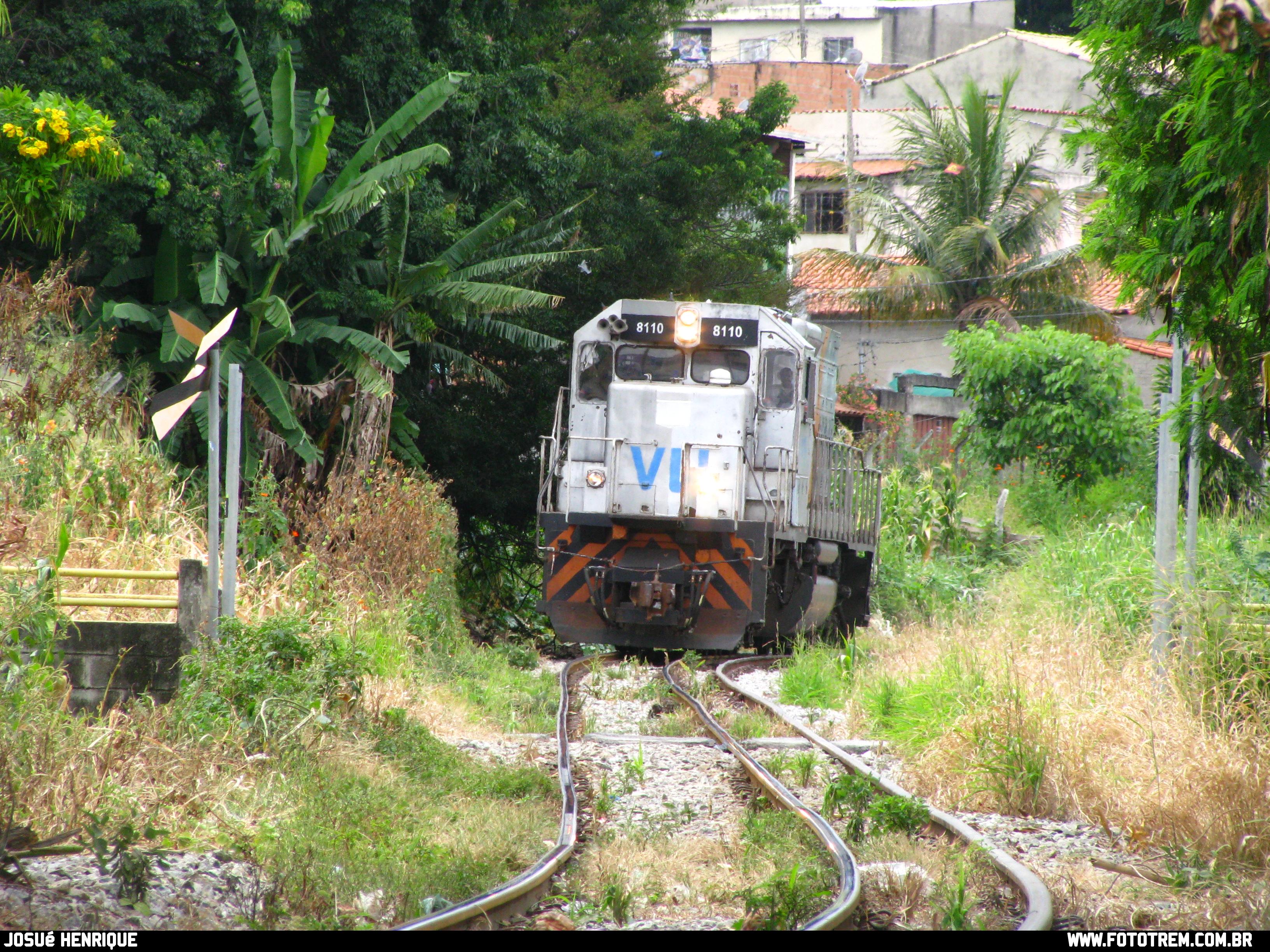 Foto Trem - VLI EMD SD40-T2 BB 8110 em Betim - MG
