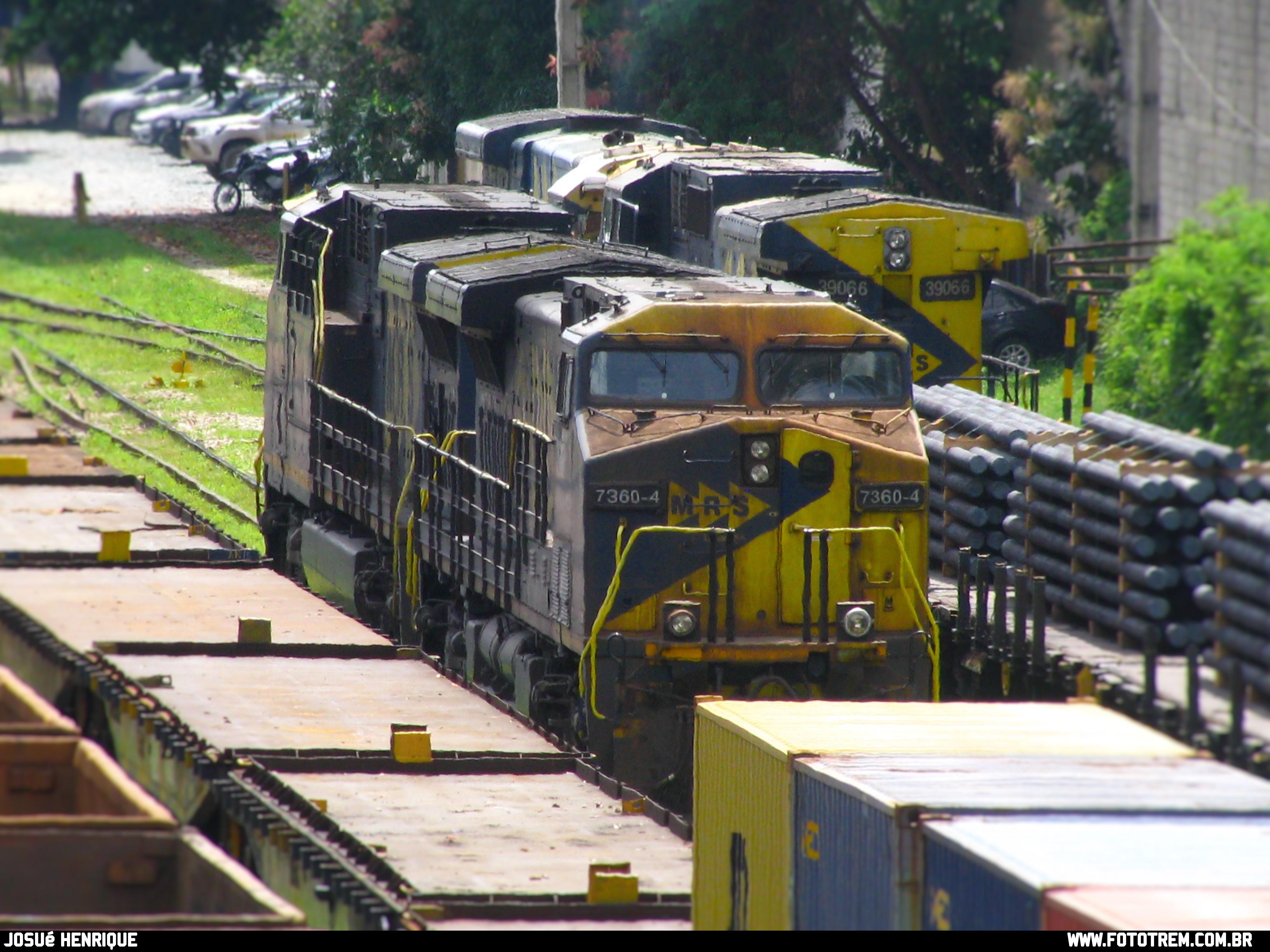 Foto Trem - MRS GE AC44i 7360-4 em Belo Horizonte - MG
