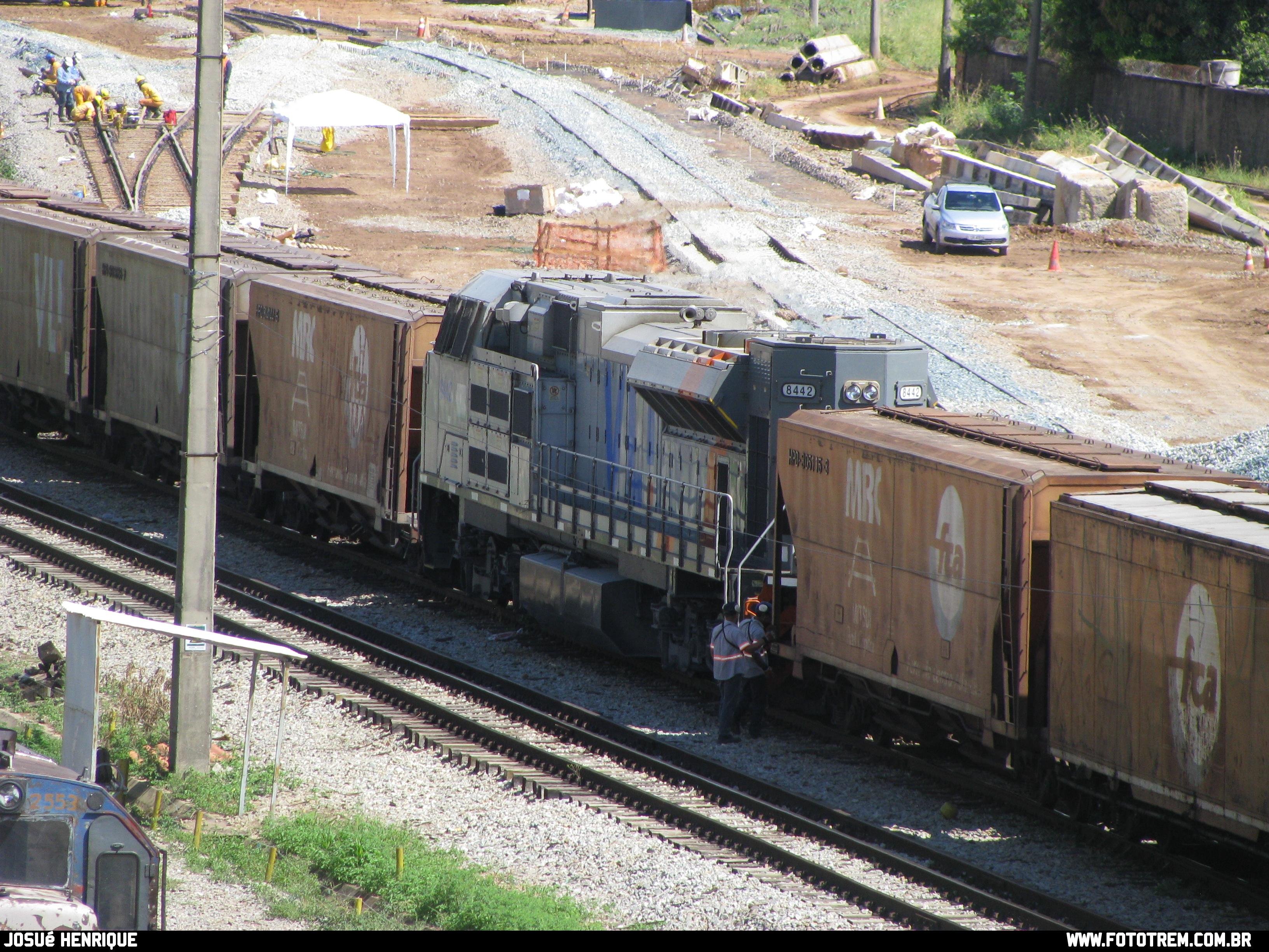 Foto Trem - VLI EMD SD70Ace-BB 8442 em Contagem - MG